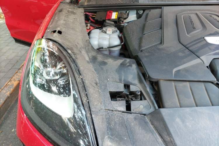 Used Porsche Cayenne 2019 Cayenne Coupé 3.0T Engine Bay Right