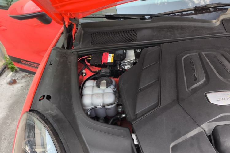 Used Porsche Cayenne 2019 Cayenne Coupé 3.0T Engine Bay Right
