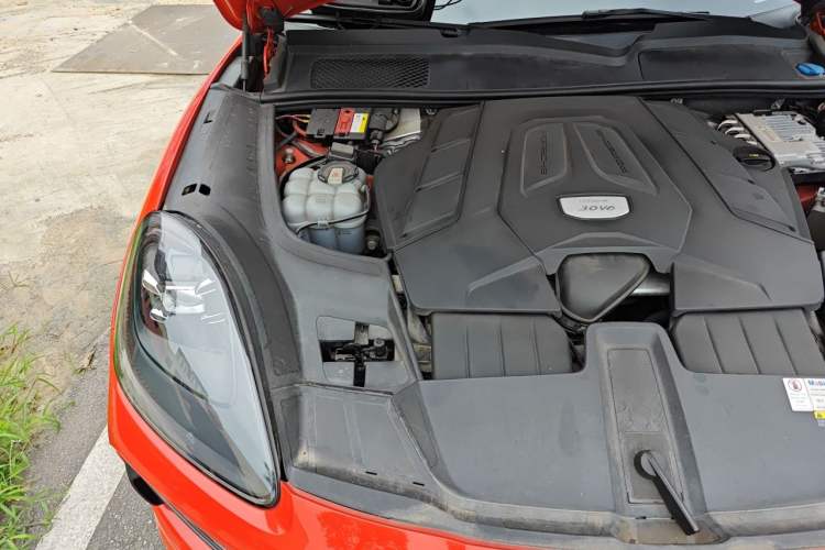 Used Porsche Cayenne 2019 Cayenne 3.0T Engine Bay Right