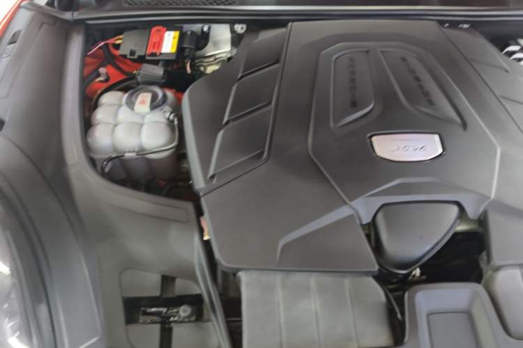 Used Porsche Cayenne 2019 Cayenne Coupé 3.0T Engine Bay Right