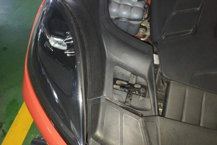Used Porsche Cayenne 2019 Cayenne Coupé 3.0T Engine Bay Right