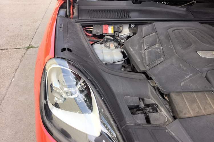 Used Porsche Cayenne 2019 Cayenne Coupé 3.0T Engine Bay Right