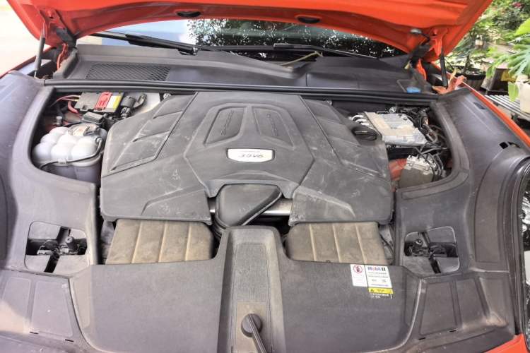 Used Porsche Cayenne 2019 Cayenne Coupé 3.0T Engine Bay