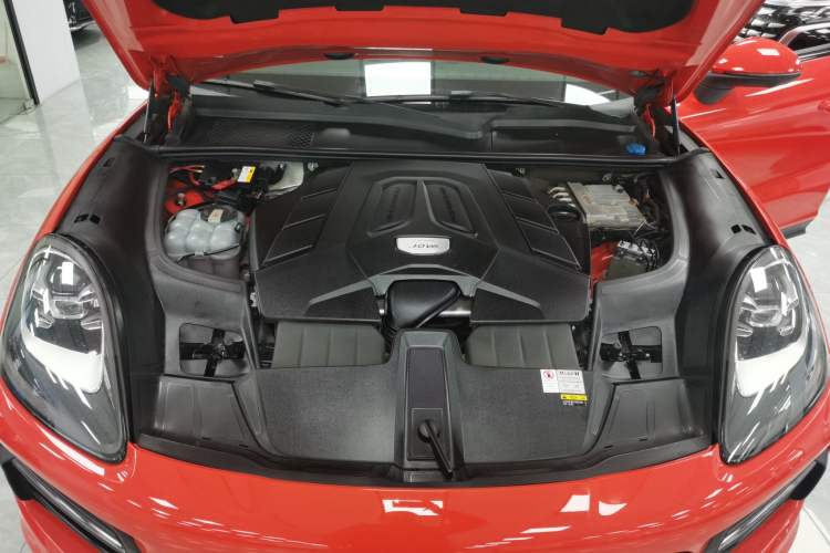 Used Porsche Cayenne 2019 Cayenne Coupé 3.0T Engine Bay