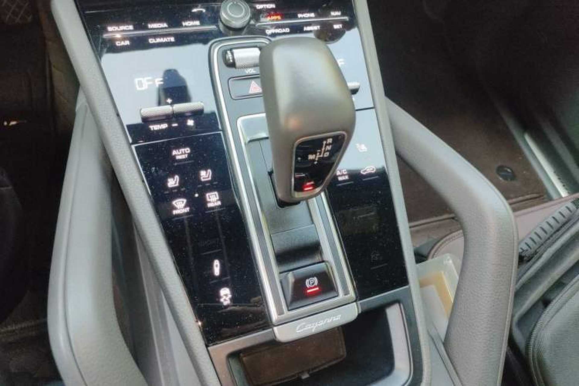 Used Porsche Cayenne 2019 Cayenne Coupé 3.0T Gear Lever