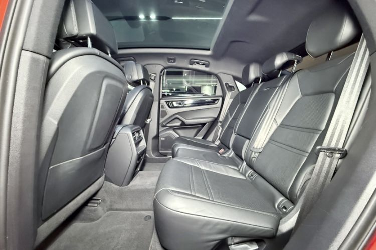 Used Porsche Cayenne 2019 Cayenne Coupé 3.0T Interior 2