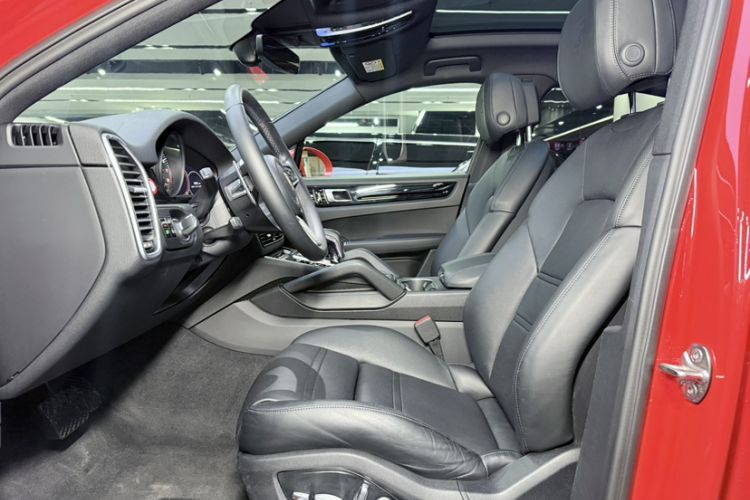 Used Porsche Cayenne 2019 Cayenne Coupé 3.0T Interior 3