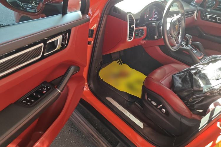 Used Porsche Cayenne 2019 Cayenne Coupé 3.0T Interior 3