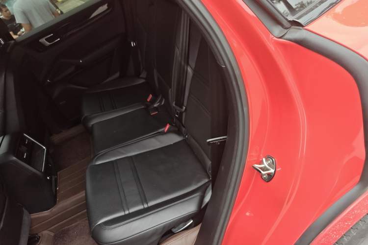 Used Porsche Cayenne 2019 Cayenne Coupé 3.0T Interior 4