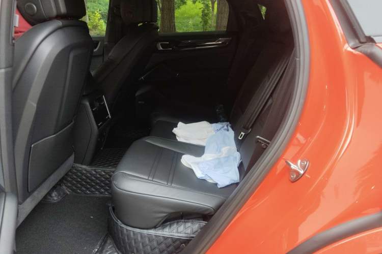 Used Porsche Cayenne 2019 Cayenne Coupé 3.0T Interior 4