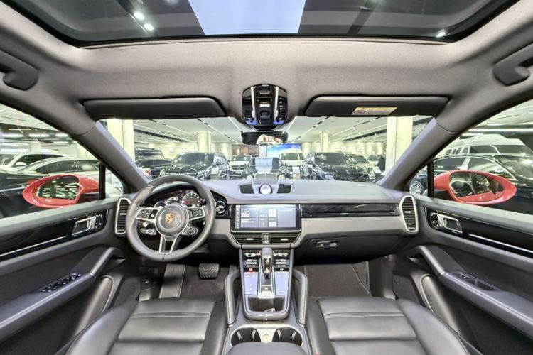 Used Porsche Cayenne 2019 Cayenne Coupé 3.0T Interior 6