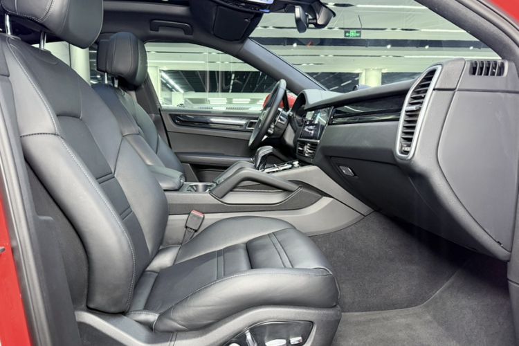 Used Porsche Cayenne 2019 Cayenne Coupé 3.0T Interior 7