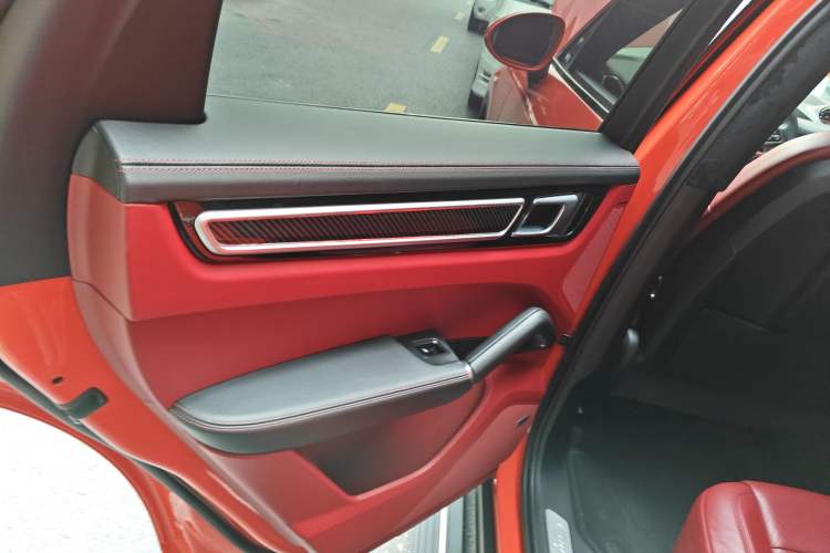 Used Porsche Cayenne 2019 Cayenne Coupé 3.0T Interior 8