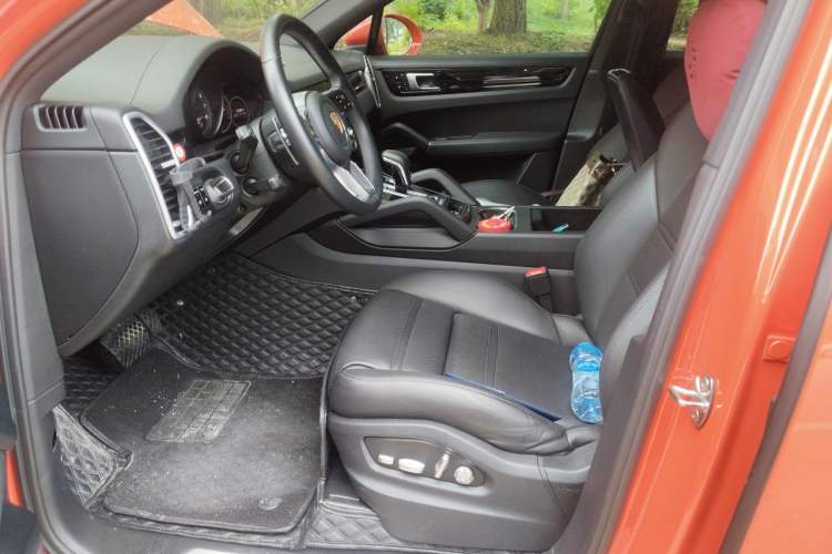 Used Porsche Cayenne 2019 Cayenne Coupé 3.0T Left Front Seat