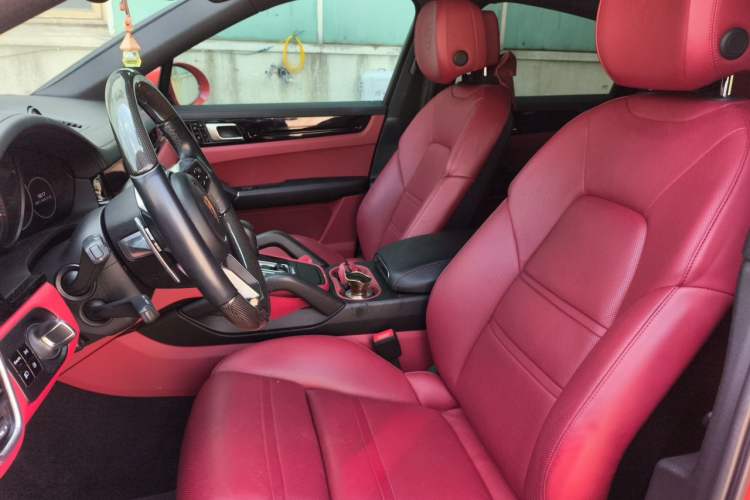 Used Porsche Cayenne 2019 Cayenne Coupé 3.0T Left Front Seat