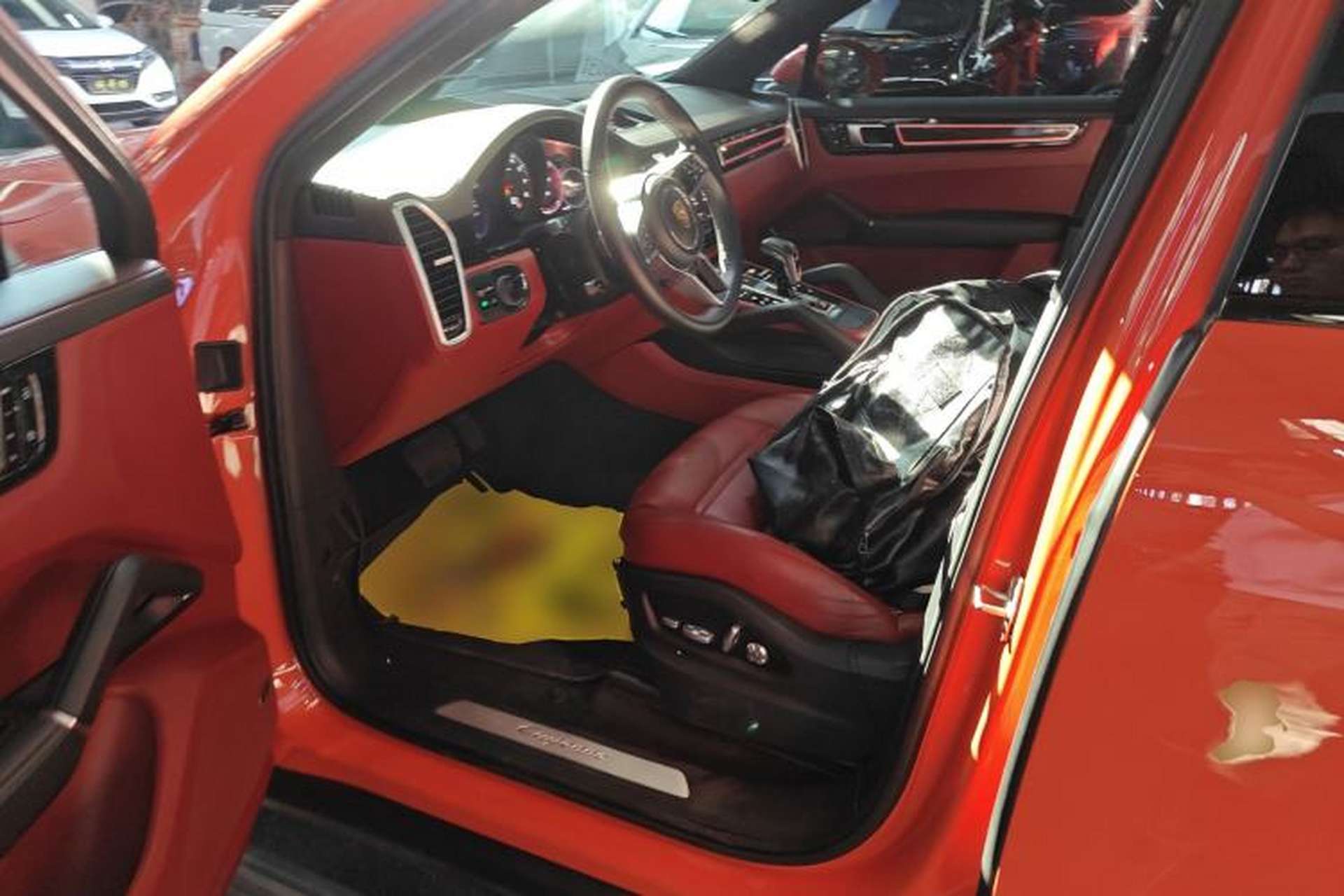 Used Porsche Cayenne 2019 Cayenne Coupé 3.0T Left Front Seat