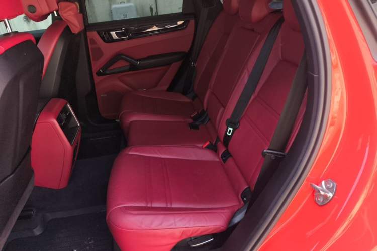 Used Porsche Cayenne 2019 Cayenne Coupé 3.0T Left Rear Seat