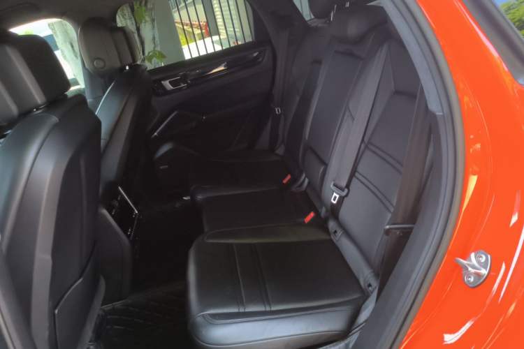Used Porsche Cayenne 2019 Cayenne Coupé 3.0T Left Rear Seat