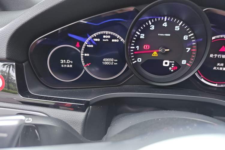 Used Porsche Cayenne 2019 Cayenne Coupé 3.0T Odometer Close Up