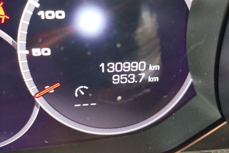 Used Porsche Cayenne 2019 Cayenne Coupé 3.0T Odometer Close Up