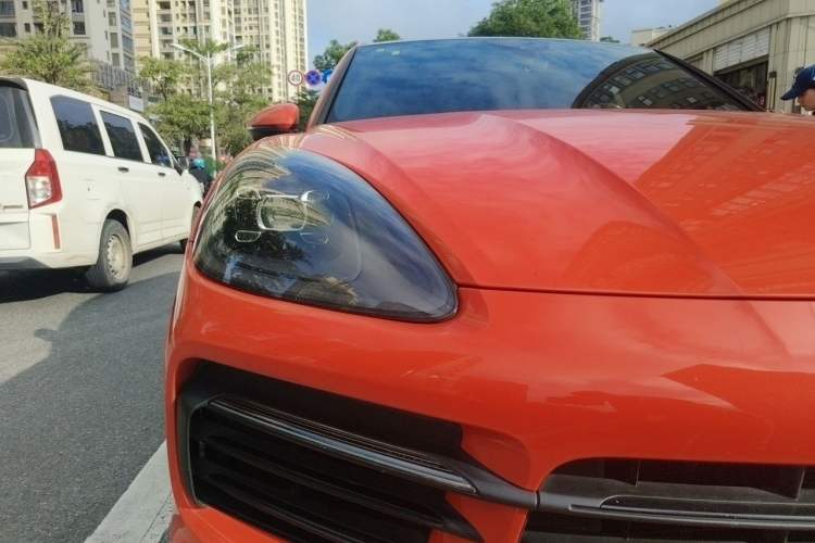 Used Porsche Cayenne 2019 Cayenne Coupé 3.0T Right Front Headlight