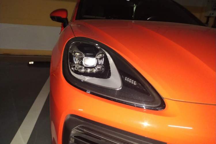 Used Porsche Cayenne 2019 Cayenne Coupé 3.0T Right Front Headlight
