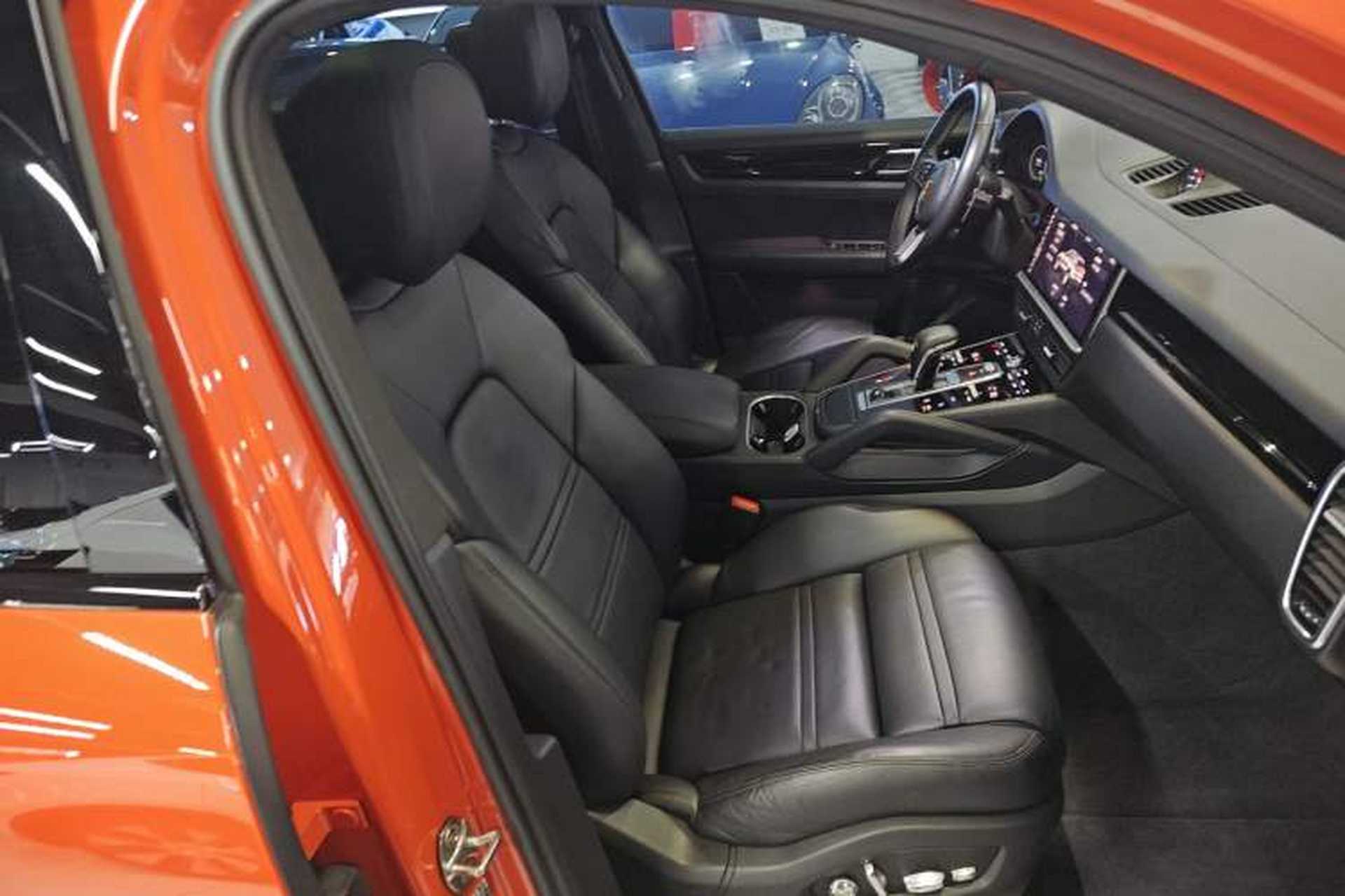 Used Porsche Cayenne 2019 Cayenne Coupé 3.0T Right Front Seat