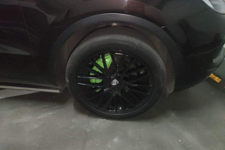 Used Porsche Cayenne 2019 Cayenne 3.0T Right Front Wheel Hub