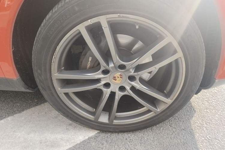 Used Porsche Cayenne 2019 Cayenne Coupé 3.0T Right Front Wheel Hub