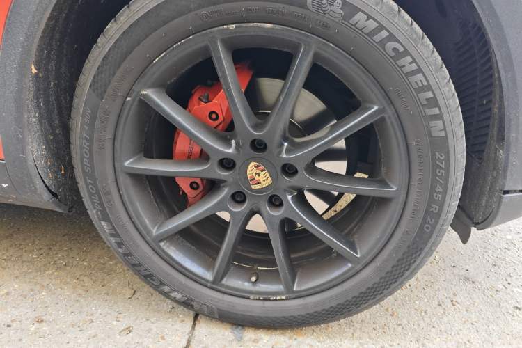 Used Porsche Cayenne 2019 Cayenne Coupé 3.0T Right Front Wheel Hub