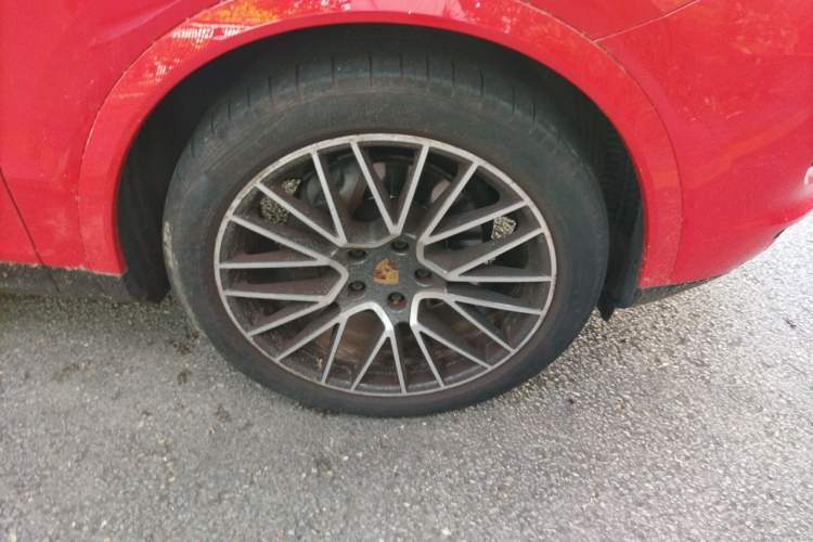 Used Porsche Cayenne 2019 Cayenne Coupé 3.0T Right Front Wheel Hub