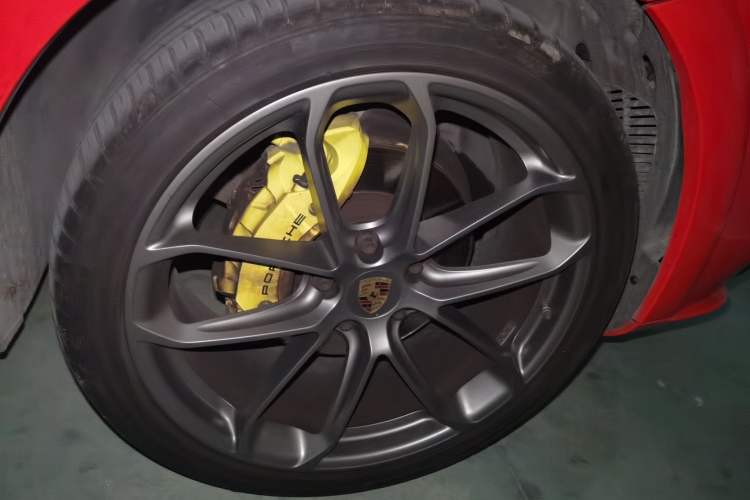 Used Porsche Cayenne 2019 Cayenne Coupé 3.0T Right Front Wheel Hub