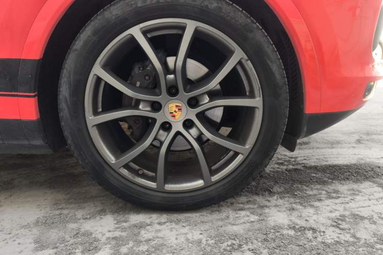 Used Porsche Cayenne 2019 Cayenne Coupé 3.0T Right Front Wheel Hub