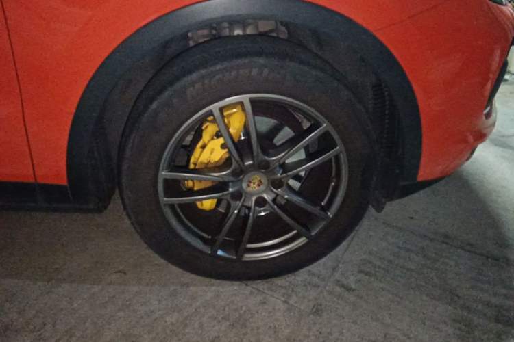 Used Porsche Cayenne 2019 Cayenne Coupé 3.0T Right Front Wheel Hub