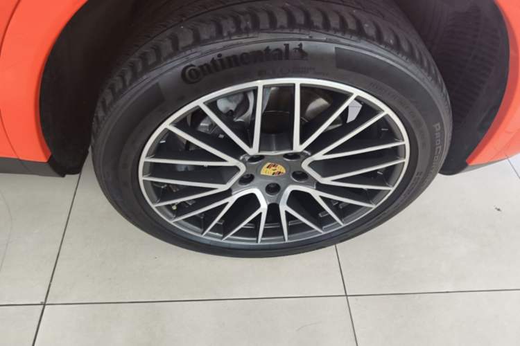 Used Porsche Cayenne 2019 Cayenne Coupé 3.0T Right Front Wheel Hub