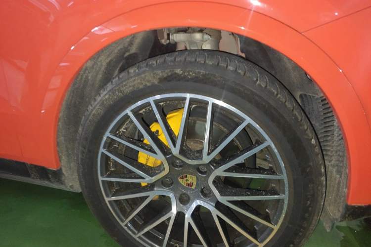 Used Porsche Cayenne 2019 Cayenne Coupé 3.0T Right Front Wheel Hub