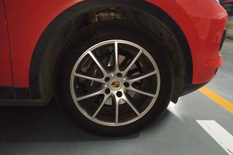 Used Porsche Cayenne 2019 Cayenne Coupé 3.0T Right Front Wheel Hub