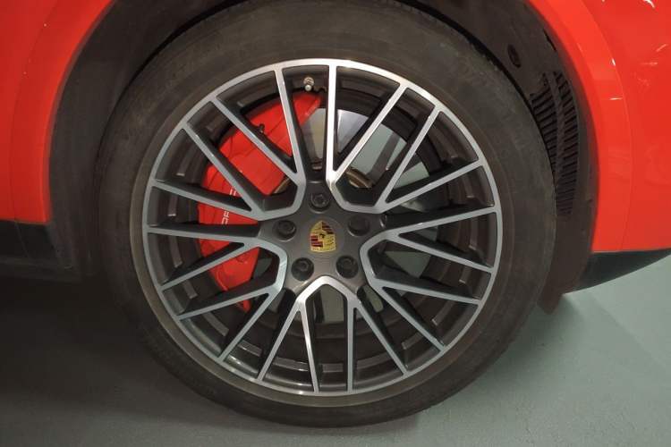 Used Porsche Cayenne 2019 Cayenne Coupé 3.0T Right Front Wheel Hub
