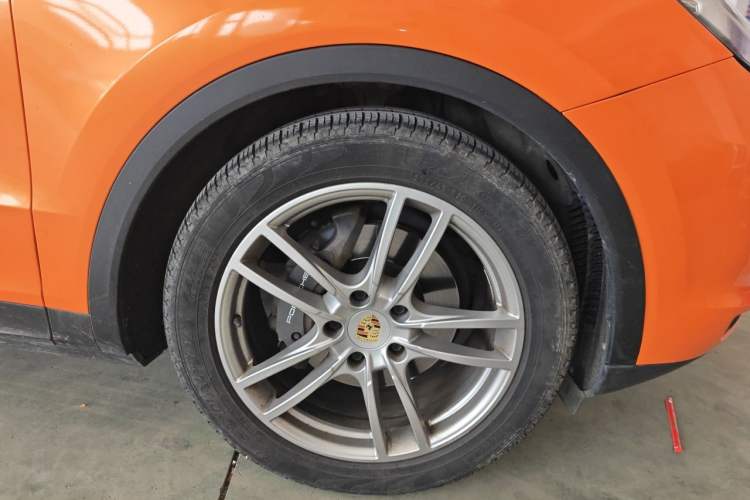 Used Porsche Cayenne 2019 Cayenne Coupé 3.0T Right Front Wheel Hub