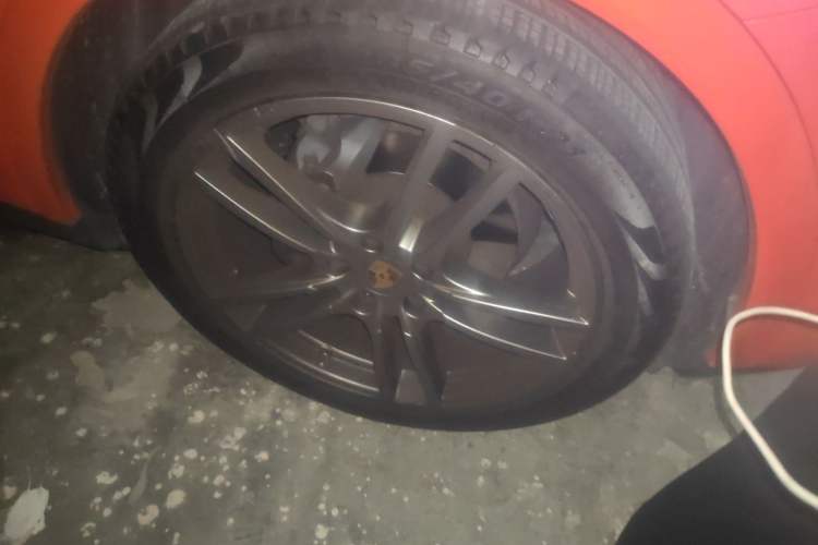 Used Porsche Cayenne 2019 Cayenne Coupé 3.0T Right Front Wheel Hub