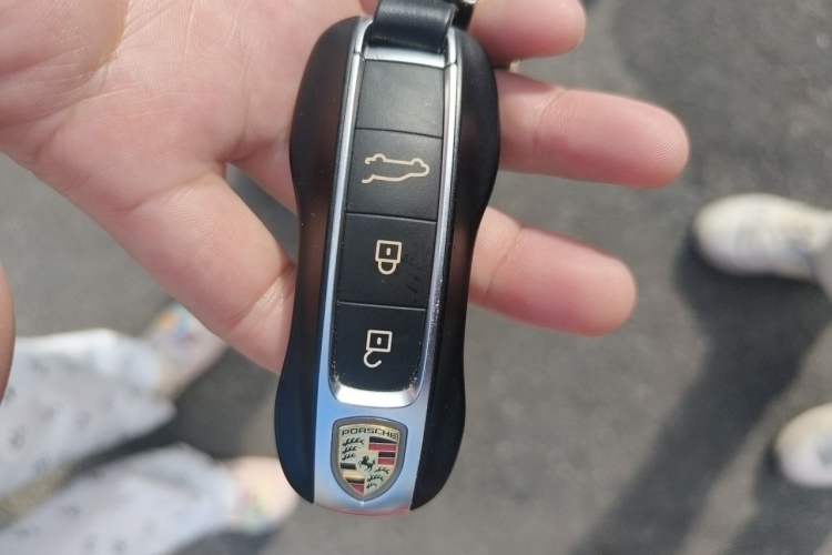 Used Porsche Cayenne 2019 Cayenne Coupé 3.0T Vehicle Key
