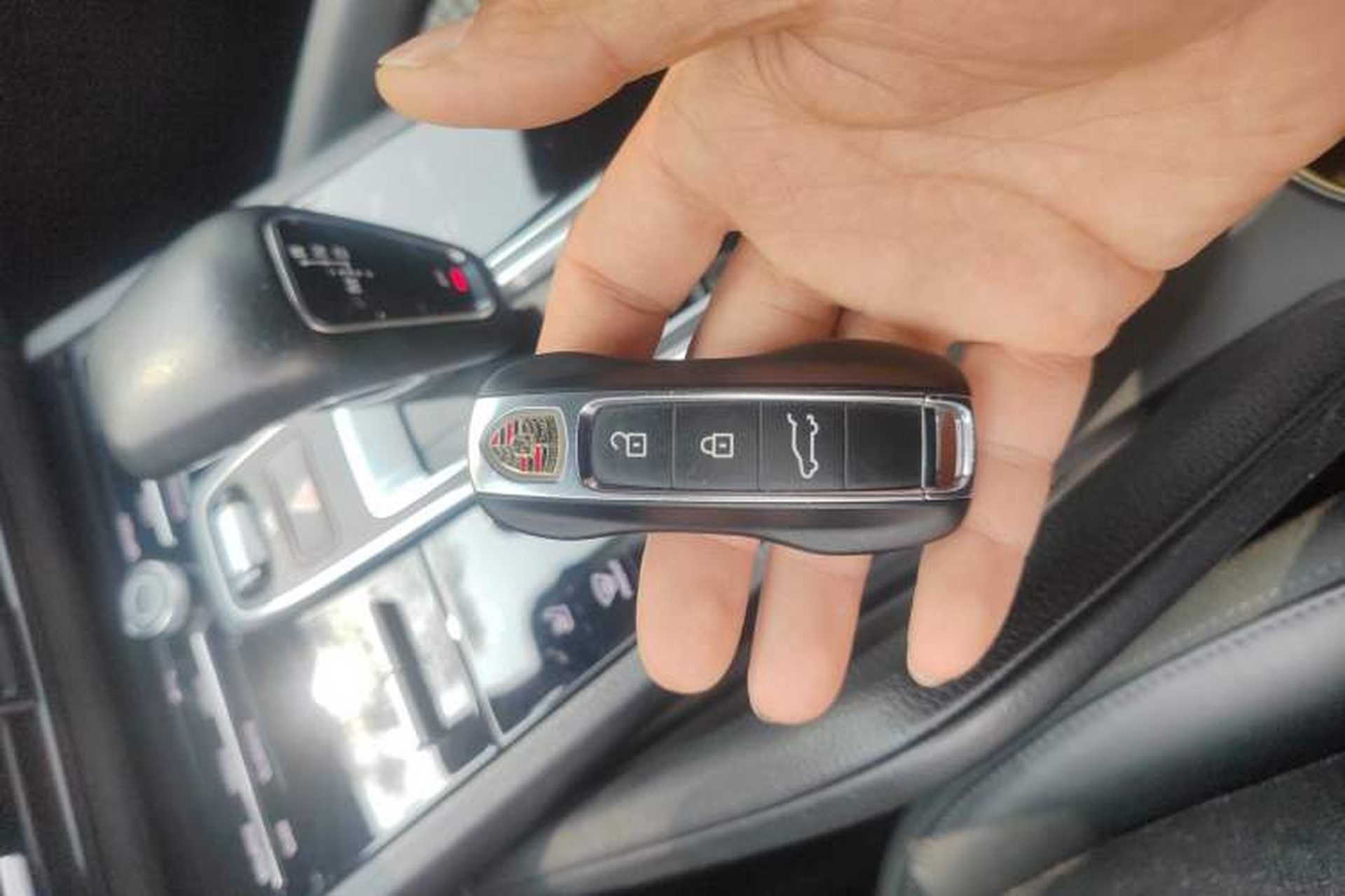 Used Porsche Cayenne 2019 Cayenne Coupé 3.0T Vehicle Key