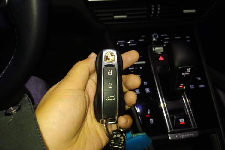 Used Porsche Cayenne 2019 Cayenne Coupé 3.0T Vehicle Key