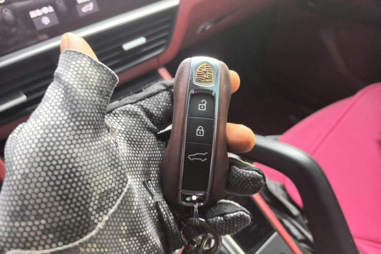 Used Porsche Cayenne 2019 Cayenne Coupé 3.0T Vehicle Key