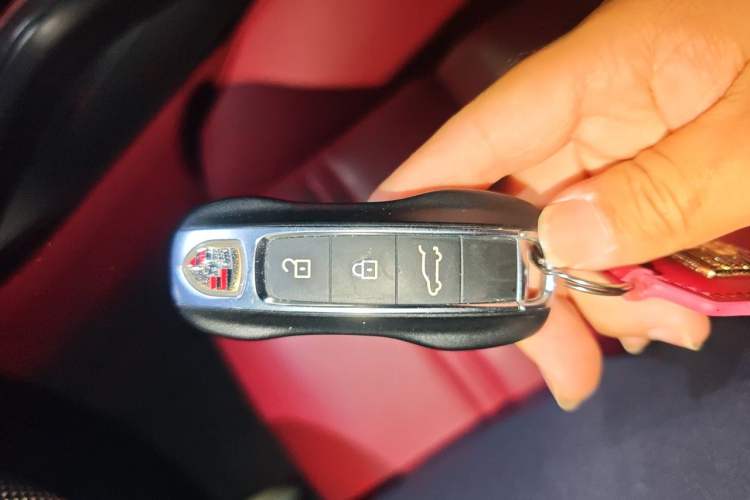 Used Porsche Cayenne 2019 Cayenne Coupé 3.0T Vehicle Key