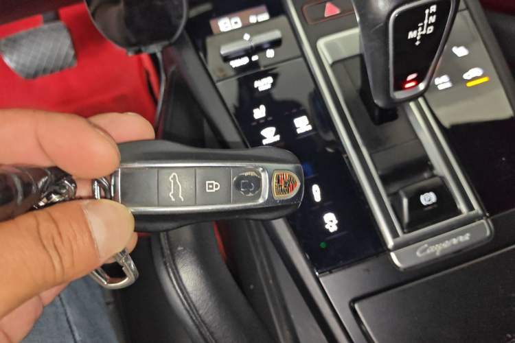 Used Porsche Cayenne 2019 Cayenne Coupé 3.0T Vehicle Key