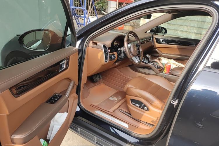 Used Porsche Cayenne 2019 Cayenne Coupé 3.0T Driver Seat