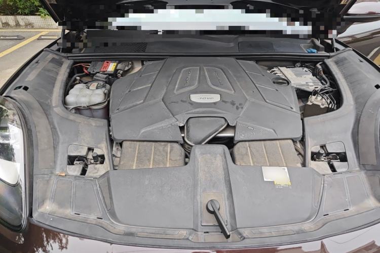 Used Porsche Cayenne 2019 Cayenne 3.0T Engine Bay
