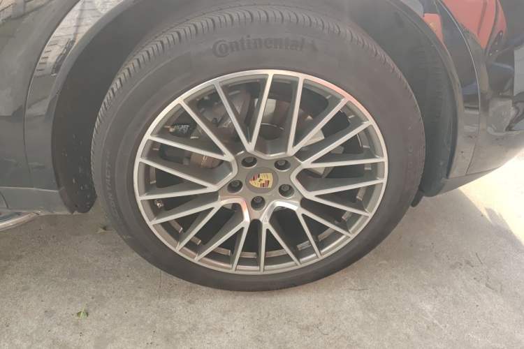 Used Porsche Cayenne 2019 Cayenne Coupé 3.0T Right Front Wheel Hub