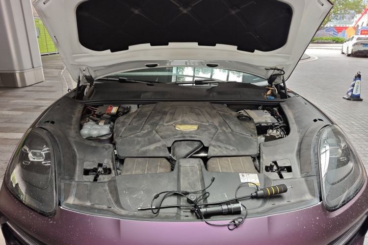 Used Porsche Cayenne 2019 Cayenne Coupé 3.0T Engine Bay